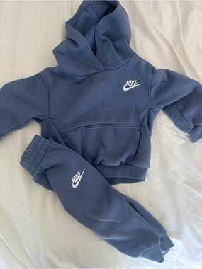 Nike Kids Navy Sweatshirt Hoodie & Joggers Set 24M
